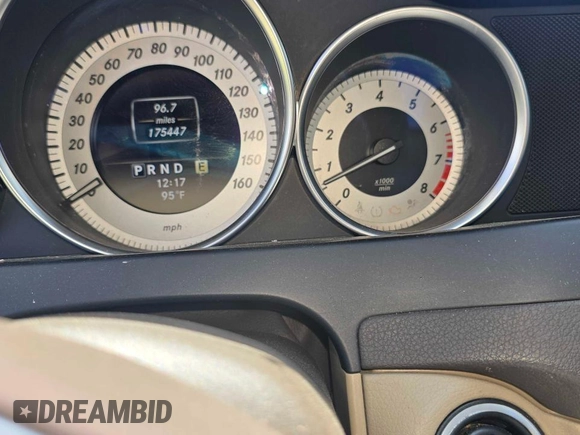 2012 Mercedes-Benz C 300 Sport z VIN WDDGF8BB3CR193809, wystawiony jako Copart lot #62795425 z przebiegiem 175 000 mil mil oraz Szkoda całkowita • Salvage title. Historia ofert i sprzedaży dostępna na DreamBid. Obrazek 8.