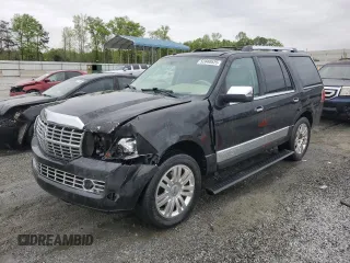 2011 Lincoln Navigator with VIN 5LMJJ2J5XBEJ04548, listed as a Copart auction lot 52440525 with 266,999 mi miles and Salvage title. Bid and sale history available at DreamBid. Image 1.