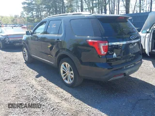 2019 Ford Explorer XLT z VIN 1FM5K8D83KGA01986, wystawiony jako IAAI lot #42114420 z przebiegiem 40 276 mil mil oraz . Historia ofert i sprzedaży dostępna na DreamBid. Obrazek 3.