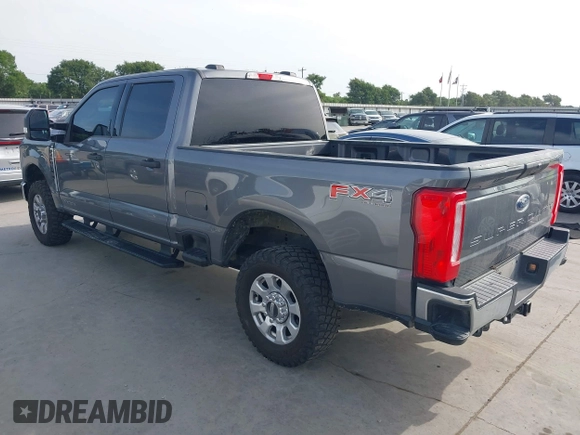 2024 Ford F-250 XL with VIN 1FT7W2BT5RED57884, listed as a IAAI auction lot 42605362 with 37,644 mi miles and . Bid and sale history available at DreamBid. Image 3.