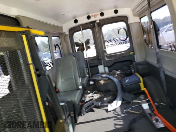 2019 Ford Transit с VIN 1FTYE2CM7KKA21210, выставлен на аукционе Copart как лот 55935235 с пробегом 261 234 миль миль и Списание • Salvage title. История ставок и продаж доступна на DreamBid. Изображение 10.