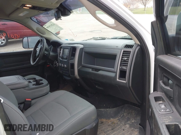 2016 Ram 1500 Express z VIN 1C6RR7FT2GS147174, wystawiony jako IAAI lot #42019690 z przebiegiem 53 330 mil mil oraz . Historia ofert i sprzedaży dostępna na DreamBid. Obrazek 5.