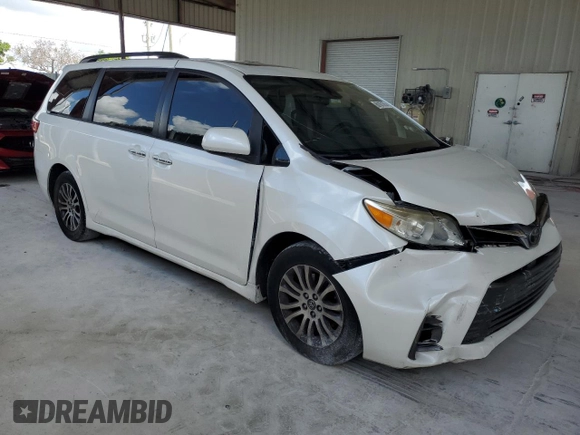 2018 Toyota Sienna XLE Auto Access Seat with VIN 5TDYZ3DC1JS934925, listed as a Copart auction lot 60167375 with 103,859 mi miles and Salvage title. Bid and sale history available at DreamBid. Image 4.