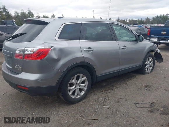 2011 Mazda CX-9 Touring z VIN JM3TB3CV7B0328316, wystawiony jako IAAI lot #42040999 z przebiegiem 160 421 mil mil oraz . Historia ofert i sprzedaży dostępna na DreamBid. Obrazek 4.