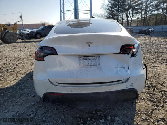2021 Tesla Model Y Long Range with VIN 5YJYGDEE8MF070038, listed as a Copart auction lot 87686225 with 0 mi miles and Salvage Title. Bid and sale history available at carsss.com. Image 6.