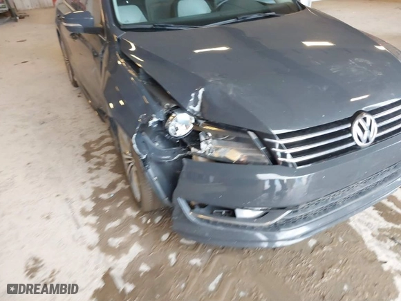 2015 Volkswagen Passat 1.8T SE w/Sunroof & Nav with VIN 1VWBT7A35FC088243, listed as a IAAI auction lot 41638900 with 82,840 mi miles. Bid and sale history available at carsss.com. Image 6.