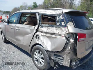 2017 Kia Sedona LX with VIN KNDMB5C14H6233059, listed as a IAAI auction lot 42006480 with 109,748 mi miles. Bid and sale history available at carsss.com. Image 3.