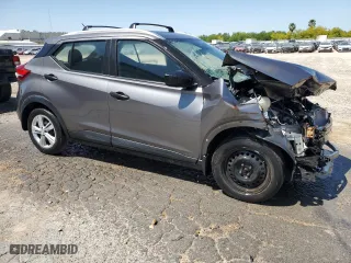 2019 Nissan Kicks S with VIN 3N1CP5CU1KL493927, listed as a Copart auction lot 51391475 with 41,845 mi miles and Salvage Title. Bid and sale history available at carsss.com. Image 4.