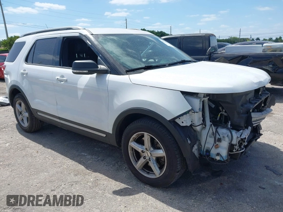2019 Ford Explorer XLT z VIN 1FM5K7D84KGA68977, wystawiony jako IAAI lot #42155971 z przebiegiem 31 377 mil mil oraz . Historia ofert i sprzedaży dostępna na DreamBid. Obrazek 1.