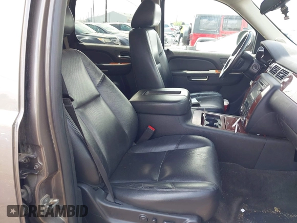 2013 Chevrolet Tahoe LTZ with VIN 1GNSKCE0XDR373858, listed as a IAAI auction lot 42456875 with 297,084 mi miles and . Bid and sale history available at DreamBid. Image 5.