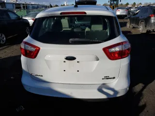 2016 Ford C-Max SEL with VIN 1FADP5BU7GL104039, listed as a Copart auction lot 87053914 with 151,210 mi miles and Salvage Title. Bid and sale history available at DreamBid. Image 6.