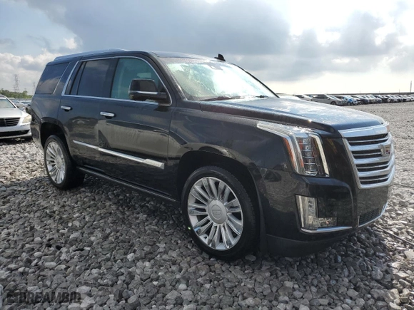 2016 Cadillac Escalade Platinum with VIN 1GYS3DKJ5GR105128, listed as a Copart auction lot 71834854 with 124,711 mi miles and Non Repairable. Bid and sale history available at carsss.com. Image 4.