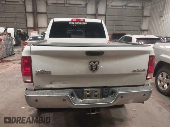 2015 Ram 2500 SLT with VIN 3C6UR5DL0FG686531, listed as a IAAI auction lot 41578746 with 201,706 mi miles. Bid and sale history available at carsss.com. Image 16.