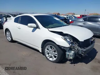 2008 Nissan Altima SE z VIN 1N4BL24E88C100817, wystawiony jako IAAI lot #42346278 z przebiegiem 198 843 mil mil oraz . Historia ofert i sprzedaży dostępna na DreamBid. Obrazek 1.