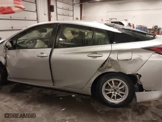 2018 Toyota Prius Two with VIN JTDKBRFU3J3582337, listed as a IAAI auction lot 40457335 with 166,690 mi miles. Bid and sale history available at carsss.com. Image 20.