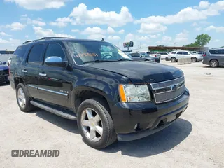 2008 Chevrolet Tahoe 3LT z VIN 1GNFC13058R240307, wystawiony jako IAAI lot #42233581 z przebiegiem 243 815 mil mil oraz . Historia ofert i sprzedaży dostępna na DreamBid. Obrazek 1.