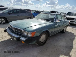 1988 Mercedes-Benz 560 SL with VIN WDBBA48D0JA086361, listed as a Copart auction lot 77939174 with 102,389 mi miles and Salvage Title. Bid and sale history available at carsss.com. Image 1.