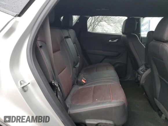 2022 Chevrolet Blazer RS z VIN 3GNKBKRS9NS146018, wystawiony jako Copart lot #82160704 z przebiegiem 27 919 mil mil oraz Czysty tytuł • Clean title. Historia ofert i sprzedaży dostępna na DreamBid. Obrazek 11.