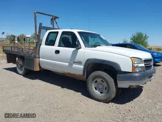 2006 Chevrolet Silverado 2500HD LT2 with VIN 1GCHK29D16E247960, listed as a IAAI auction lot 40070989 with 1 mi miles. Bid and sale history available at carsss.com. Image 1.