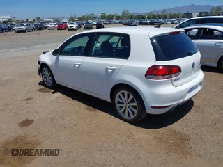 2014 Volkswagen Golf TDI w/Sunroof & Nav z VIN WVWDM7AJ1EW003256, wystawiony jako IAAI lot #42239048 z przebiegiem 66 327 mil mil oraz . Historia ofert i sprzedaży dostępna na DreamBid. Obrazek 3.