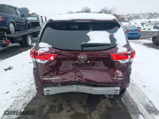 2018 Toyota Highlander LE with VIN 5TDBZRFH6JS903123, listed as a IAAI auction lot 41564004 with 109,852 mi miles. Bid and sale history available at carsss.com. Image 16.
