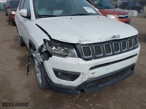 2019 Jeep Compass Latitude with VIN 3C4NJDBB0KT597603, listed as a IAAI auction lot 41822853 with 93,880 mi miles. Bid and sale history available at carsss.com. Image 6.