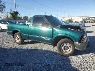 1998 GMC Sonoma SLS with VIN 1GTCS14X7WK503638, listed as a Copart auction lot 87324174 with 0 mi miles and Non Repairable. Bid and sale history available at carsss.com. Image 4.