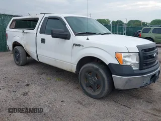 2013 Ford F-150 XL z VIN 1FTMF1CM6DKG27560, wystawiony jako IAAI lot #42428890 z przebiegiem 118 354 mil mil oraz . Historia ofert i sprzedaży dostępna na DreamBid. Obrazek 1.