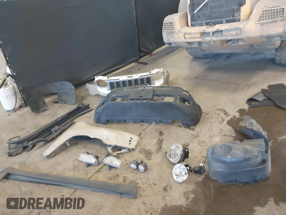 2016 Jeep Renegade Limited with VIN ZACCJBDT5GPD32272, listed as a IAAI auction lot 41725388 with 85,170 mi miles and . Bid and sale history available at DreamBid. Image 12.
