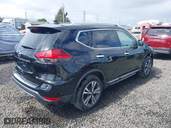 2017 Nissan Rogue SL with VIN 5N1AT2MV9HC868890, listed as a IAAI auction lot 41924174 with 91,037 mi miles. Bid and sale history available at carsss.com. Image 4.