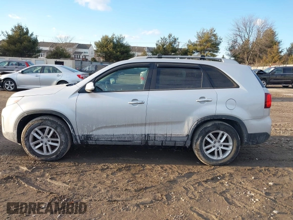 2015 Kia Sorento LX with VIN 5XYKT4A7XFG620814, listed as a IAAI auction lot 41454361 with 155,422 mi miles. Bid and sale history available at carsss.com. Image 14.
