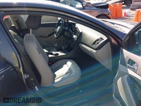 2011 Kia Optima EX with VIN KNAGN4A7XB5060289, listed as a IAAI auction lot 42149987 with 174,243 mi miles and . Bid and sale history available at carsss.com. Image 5.