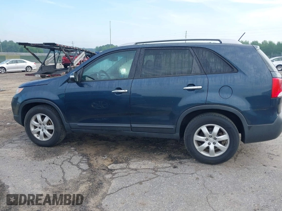 2012 Kia Sorento LX with VIN 5XYKT4A68CG197508, listed as a IAAI auction lot 42082566 with 195,862 mi miles. Bid and sale history available at carsss.com. Image 17.