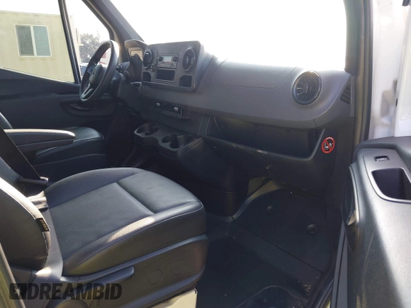 2020 Mercedes-Benz Sprinter Cargo Cargo with VIN W1W4EDHY8LP210706, listed as a IAAI auction lot 41448502 with 593,244 mi miles and . Bid and sale history available at DreamBid. Image 5.