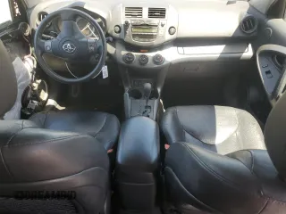 2011 Toyota RAV4 Sport z VIN 2T3WK4DV5BW013438, wystawiony jako Copart lot #57257425 z przebiegiem 158 391 mil mil oraz Szkoda całkowita • Salvage title. Historia ofert i sprzedaży dostępna na DreamBid. Obrazek 8.