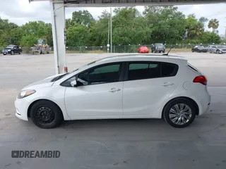 2016 Kia Forte LX z VIN KNAFK5A88G5547968, wystawiony jako IAAI lot #42137266 z przebiegiem 81 480 mil mil oraz . Historia ofert i sprzedaży dostępna na DreamBid. Obrazek 14.