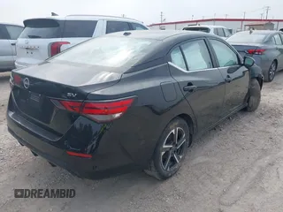 2024 Nissan Sentra SV z VIN 3N1AB8CV9RY378425, wystawiony jako IAAI lot #42288135 z przebiegiem 21 934 mil mil oraz . Historia ofert i sprzedaży dostępna na DreamBid. Obrazek 4.