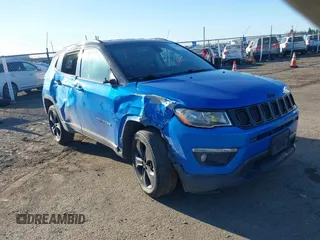 2021 Jeep Compass Latitude z VIN 3C4NJDBB7MT592742, wystawiony jako IAAI lot #41677701 z przebiegiem 84 428 mil mil oraz . Historia ofert i sprzedaży dostępna na DreamBid. Obrazek 1.