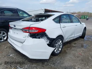 2017 Ford Fusion SE with VIN 3FA6P0H77HR148445, listed as a IAAI auction lot 41845087 with 186,384 mi miles. Bid and sale history available at carsss.com. Image 4.