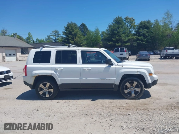 2016 Jeep Patriot High Altitude z VIN 1C4NJRFB8GD707642, wystawiony jako IAAI lot #42324960 z przebiegiem 176 344 mil mil oraz . Historia ofert i sprzedaży dostępna na DreamBid. Obrazek 13.