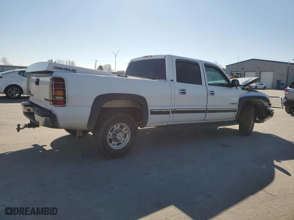 2002 Chevrolet Silverado 1500HD LS with VIN 1GCGC13UX2F125386, listed as a Copart auction lot 46446885 with 0 mi miles and Salvage Title. Bid and sale history available at carsss.com. Image 3.