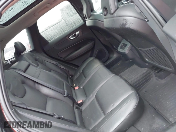 2019 Volvo XC60 Momentum z VIN LYV102RK9KB297120, wystawiony jako IAAI lot #41957299 z przebiegiem 71 402 mil mil oraz . Historia ofert i sprzedaży dostępna na DreamBid. Obrazek 8.