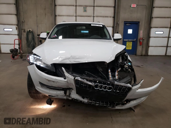 2014 Audi Q7 Premium Plus with VIN WA1LMAFE5ED010771, listed as a Copart auction lot 55587105 with 182,209 mi miles and Salvage title. Bid and sale history available at DreamBid. Image 5.