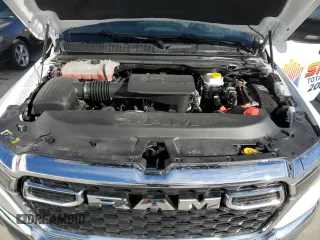 2025 Ram 1500 Big Horn z VIN 1C6RRFFG1SN512741, wystawiony jako Copart lot #51256565 z przebiegiem 17 185 mil mil oraz Szkoda całkowita • Salvage title. Historia ofert i sprzedaży dostępna na DreamBid. Obrazek 11.