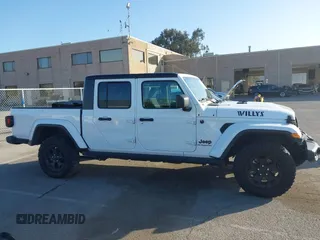 2022 Jeep Gladiator Texas Trail with VIN 1C6HJTAG4NL149537, listed as a IAAI auction lot 41947122 with 43,938 mi miles. Bid and sale history available at carsss.com. Image 14.