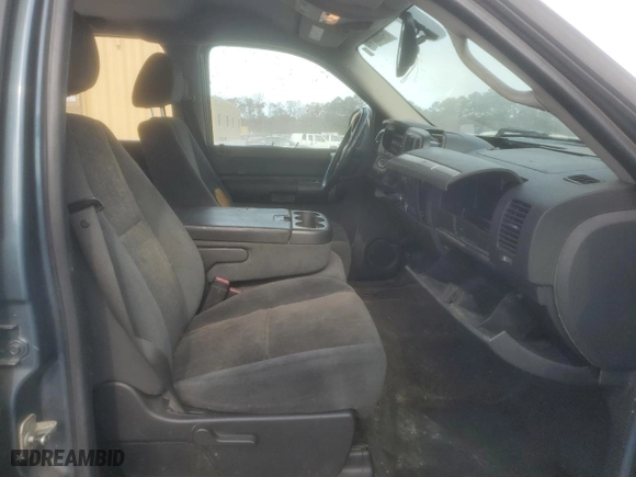 2007 Chevrolet Silverado 1500 LT w/1LT with VIN 2GCEC13C671661541, listed as a Copart auction lot 84800614 with 263,248 mi miles and Non Repairable. Bid and sale history available at carsss.com. Image 8.