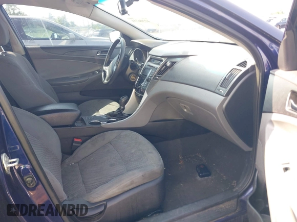 2013 Hyundai Sonata GLS z VIN 5NPEB4AC7DH726866, wystawiony jako IAAI lot #42306731 z przebiegiem 164 122 mil mil oraz . Historia ofert i sprzedaży dostępna na DreamBid. Obrazek 5.