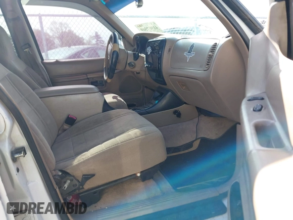 2000 Ford Explorer Eddie Bauer с VIN 1FMDU64E8YZC68666, выставлен на аукционе IAAI как лот 41907569 с пробегом 218 204 миль миль и . История ставок и продаж доступна на DreamBid. Изображение 5.