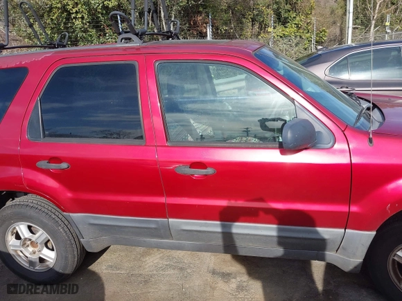 2006 Ford Escape XLT with VIN 1FMYU03116KC42851, listed as a IAAI auction lot 41667519 with 257,502 mi miles. Bid and sale history available at carsss.com. Image 13.