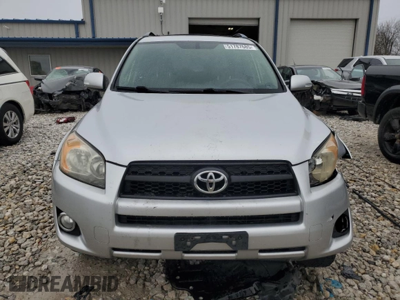 2010 Toyota RAV4 Sport z VIN JTMRF4DV3A5036711, wystawiony jako Copart lot #51787685 z przebiegiem 209 902 mil mil oraz Czysty tytuł • Clean title. Historia ofert i sprzedaży dostępna na DreamBid. Obrazek 5.